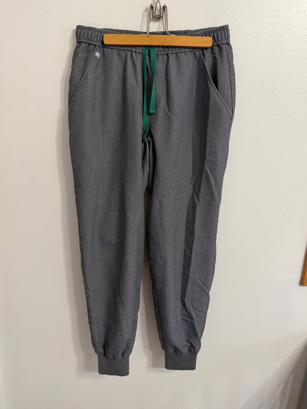 FIGS Scrubs Womens Small Short Yola Free Skinny Gray Medical Style MXXSW2004S